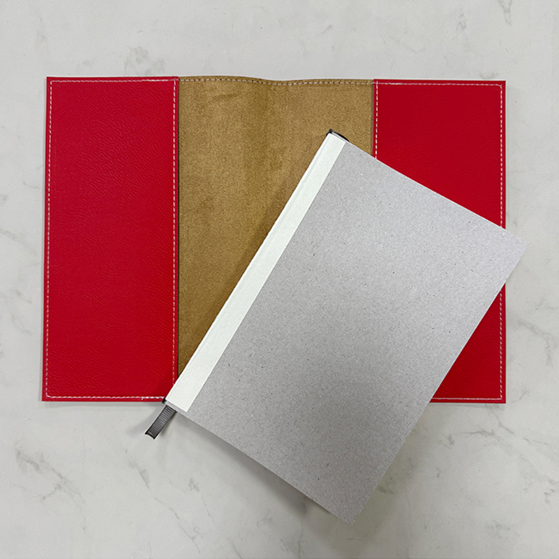 Laseroitava nahkainen vaihdettava muistikirja