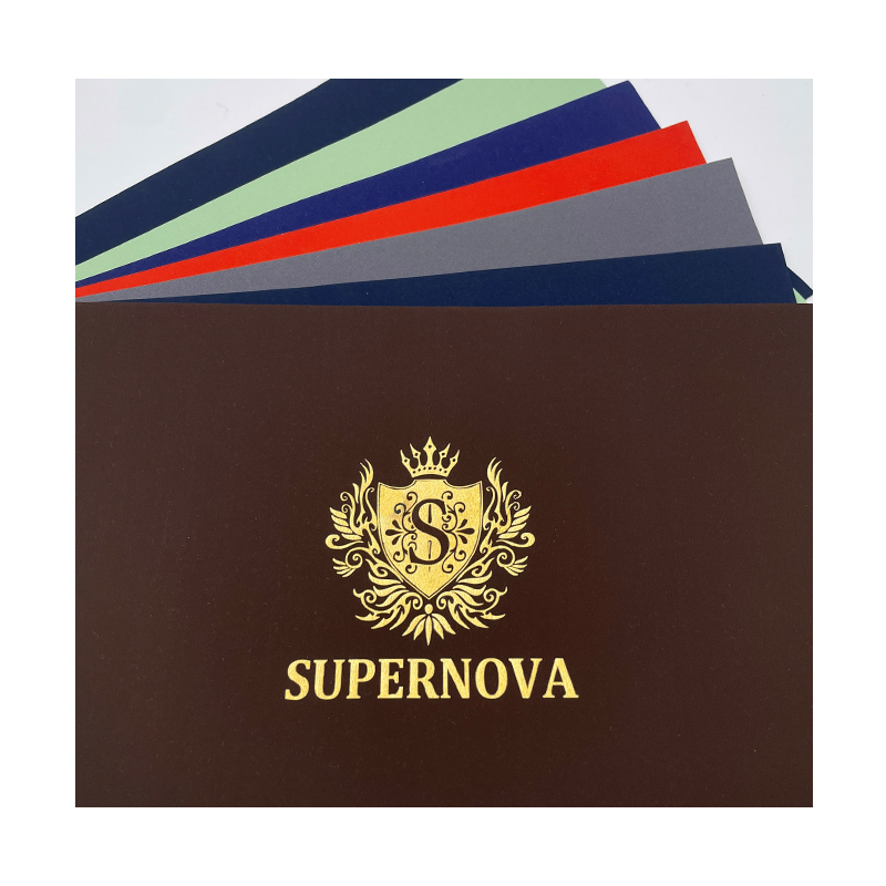 Laserkaiverrettu kultainen voimapaperilahjarasia
